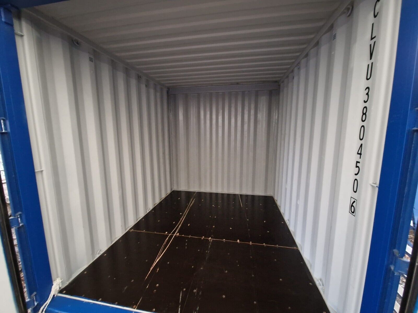 Innsiden av container